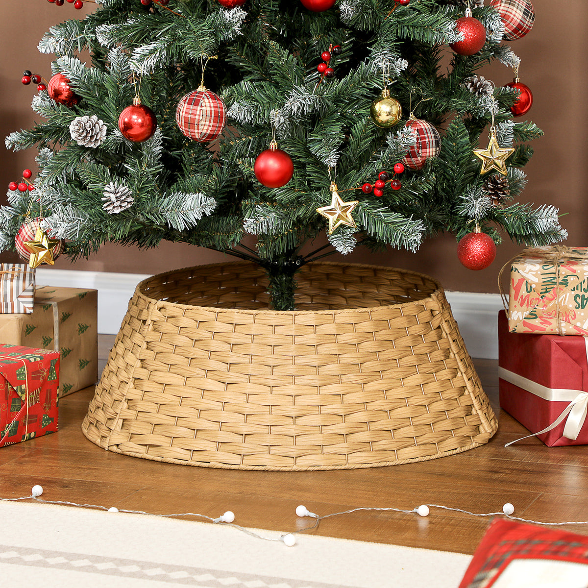 Woven rattan-look Christmas tree collar